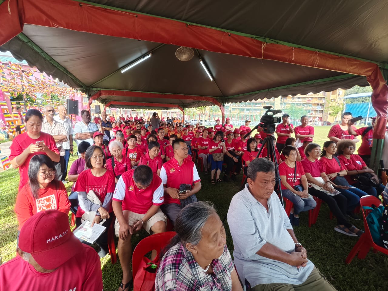 罗白选区各单位及居民被呼吁穿上红衣踊跃出席。