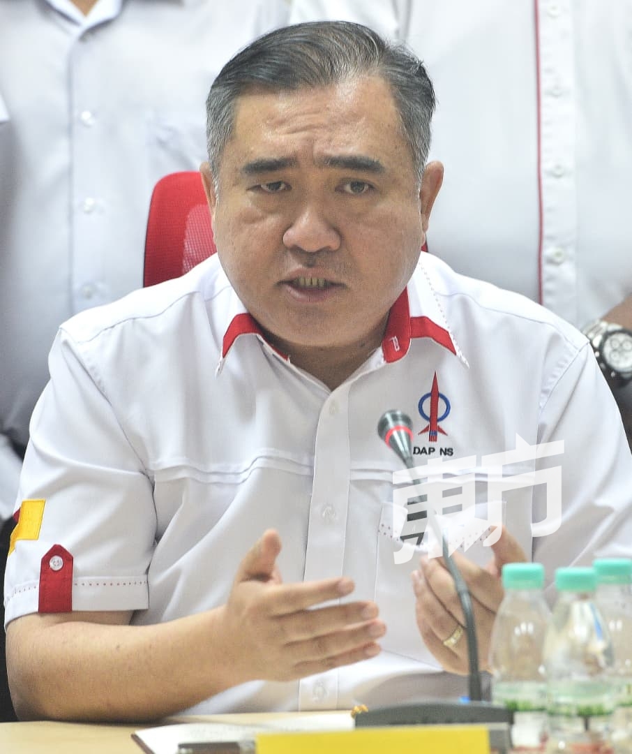 陆兆福宣布留守森州,上阵真纳且领军森州团队拿下胜利。 陆兆福宣布留守森州,上阵真纳且领军森州团队拿下胜利。
