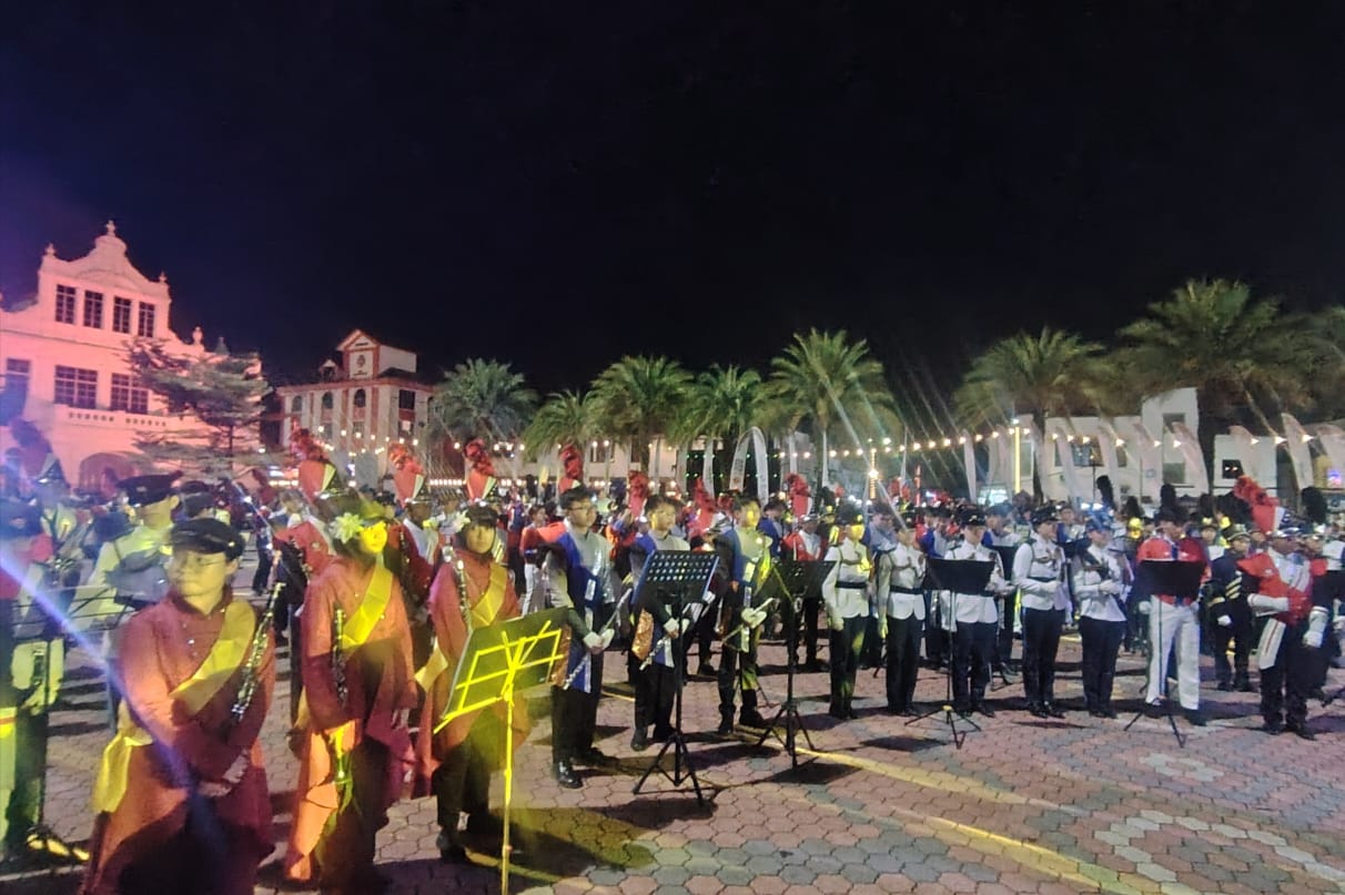 周六晚在太平历史广场举行的开幕大汇演，各队演奏了多首名曲，把太平变成了一座没有围墙的国际舞台。