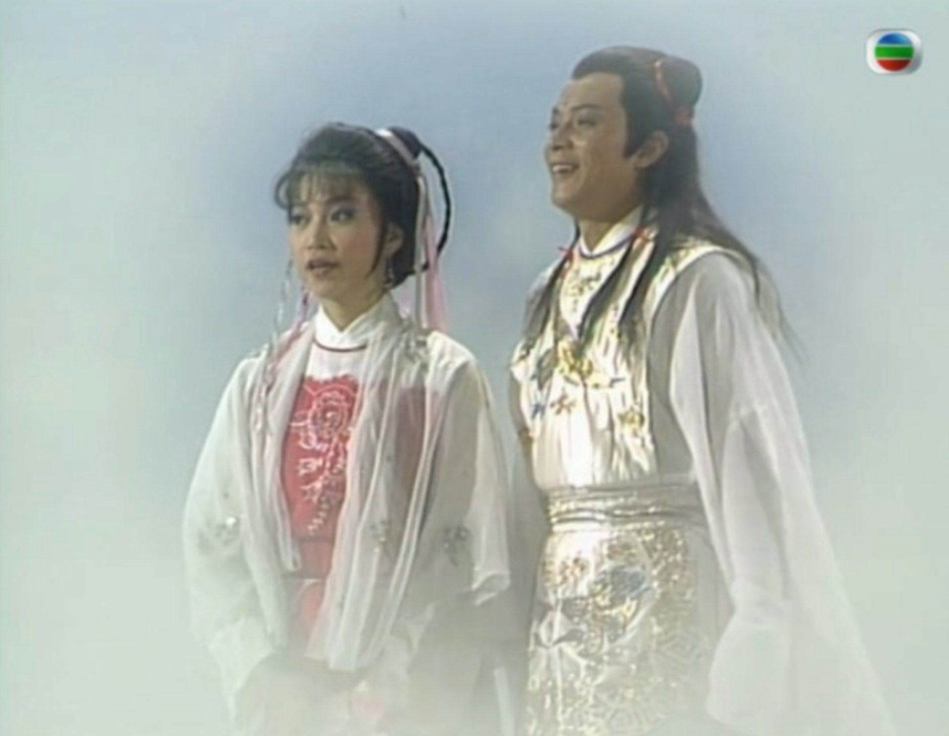 两人曾出演《薛丁山征西》，成为当年经典的荧幕情侣。