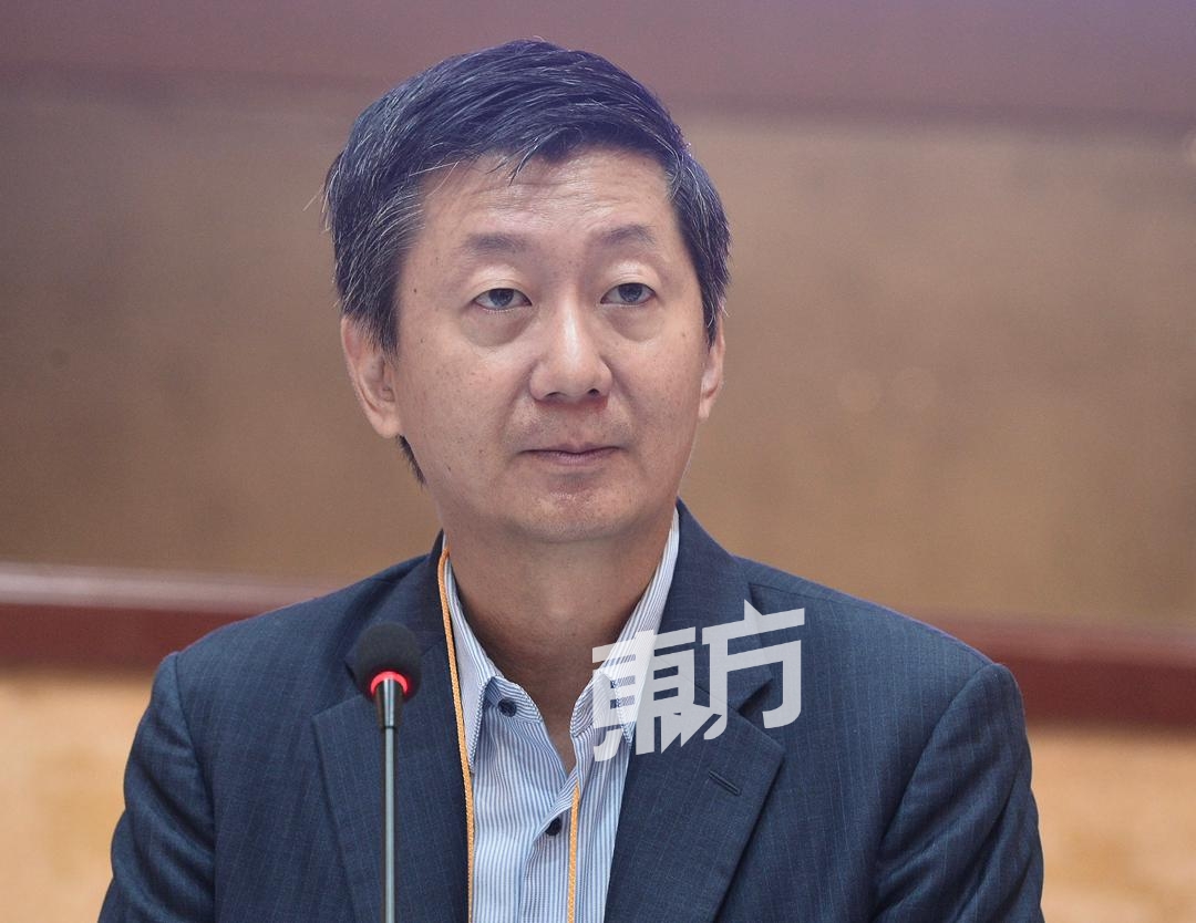 颜登逸呼吁各政党认真回应人民对改革的期待,并在民主制度建设、政府问责、司法独立、地方治理及选举改革等课题上落实承诺。 颜登逸呼吁各政党认真回应人民对改革的期待,并在民主制度建设、政府问责、司法独立、地方治理及选举改革等课题上落实承诺。