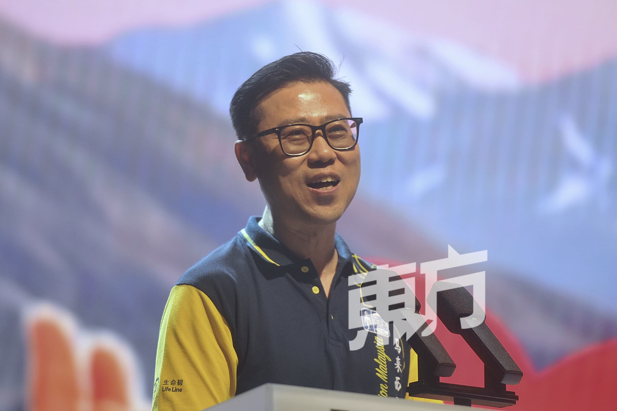 翁隆秋表示,新届理事会今日正式就职,未来将继续致力于推广生命线协会的发展。 翁隆秋表示,新届理事会今日正式就职,未来将继续致力于推广生命线协会的发展。