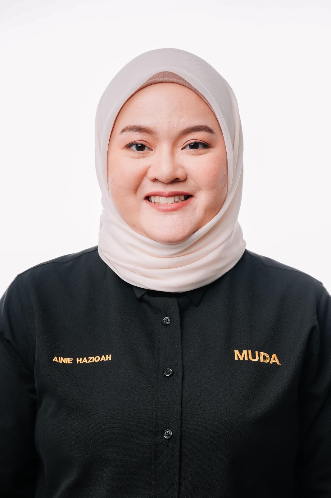 MUDA总秘书艾妮上阵新邦二南州席。 MUDA总秘书艾妮上阵新邦二南州席。
